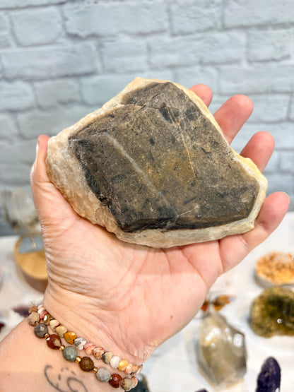 FL1 - Fluorite brute sur cristal de roche