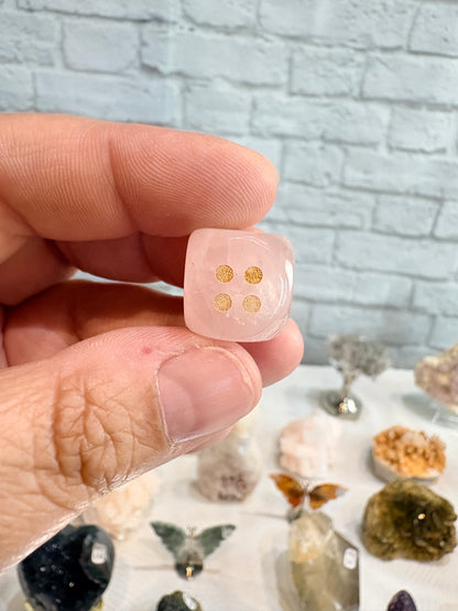 DQR - Dès en quartz rose