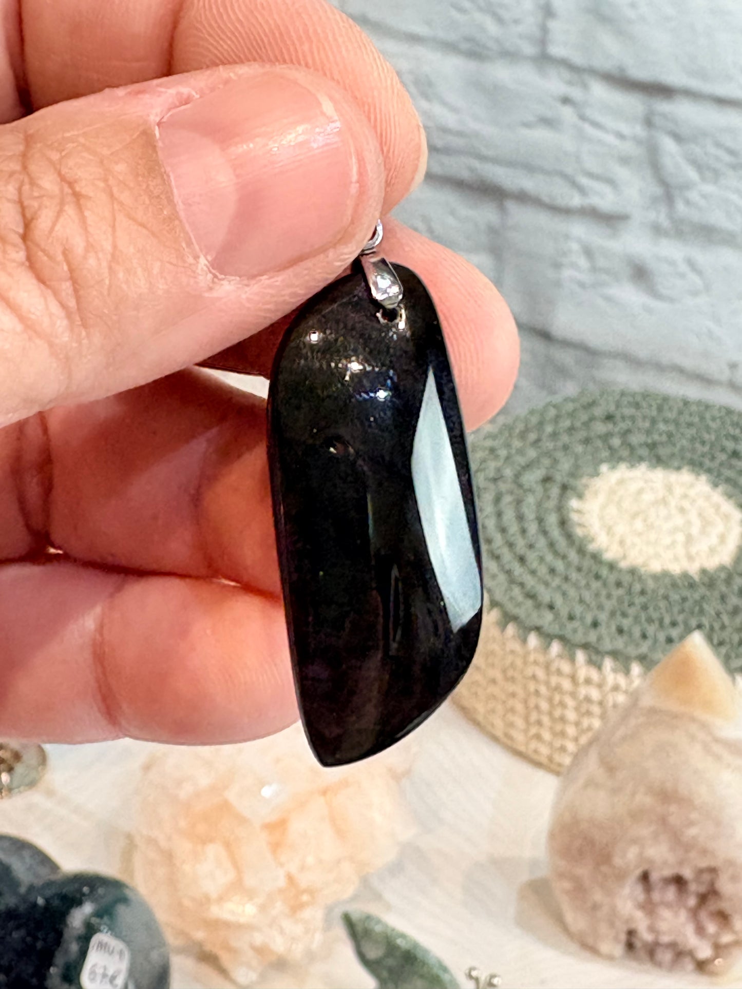 POM6 - Pendentif obsidienne manta huichol