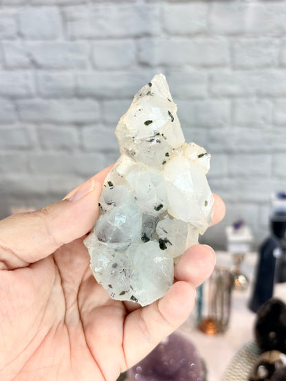 QEP1 - Epidote sur amas de Quartz