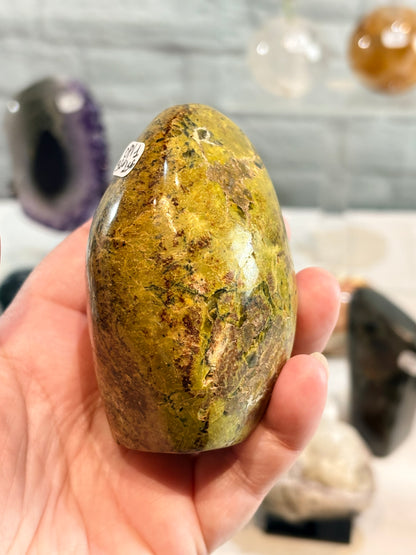 OPV1 - forme libre en opale verte de Madagascar