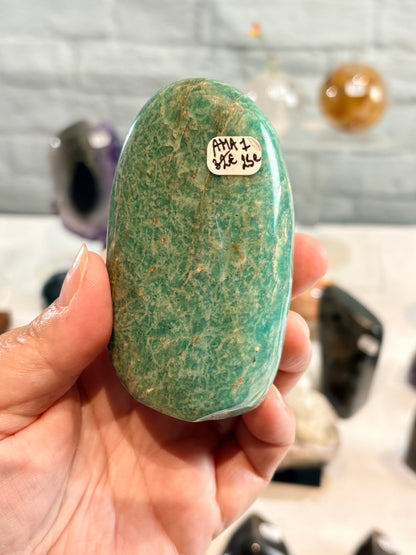 AMA1 - Forme libre en amazonite de Madagascar