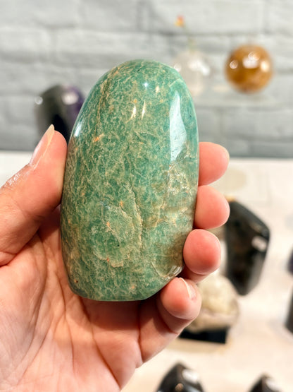 AMA1 - Forme libre en amazonite de Madagascar