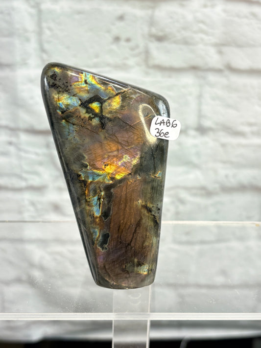 LAB6 - Forme libre de labradorite