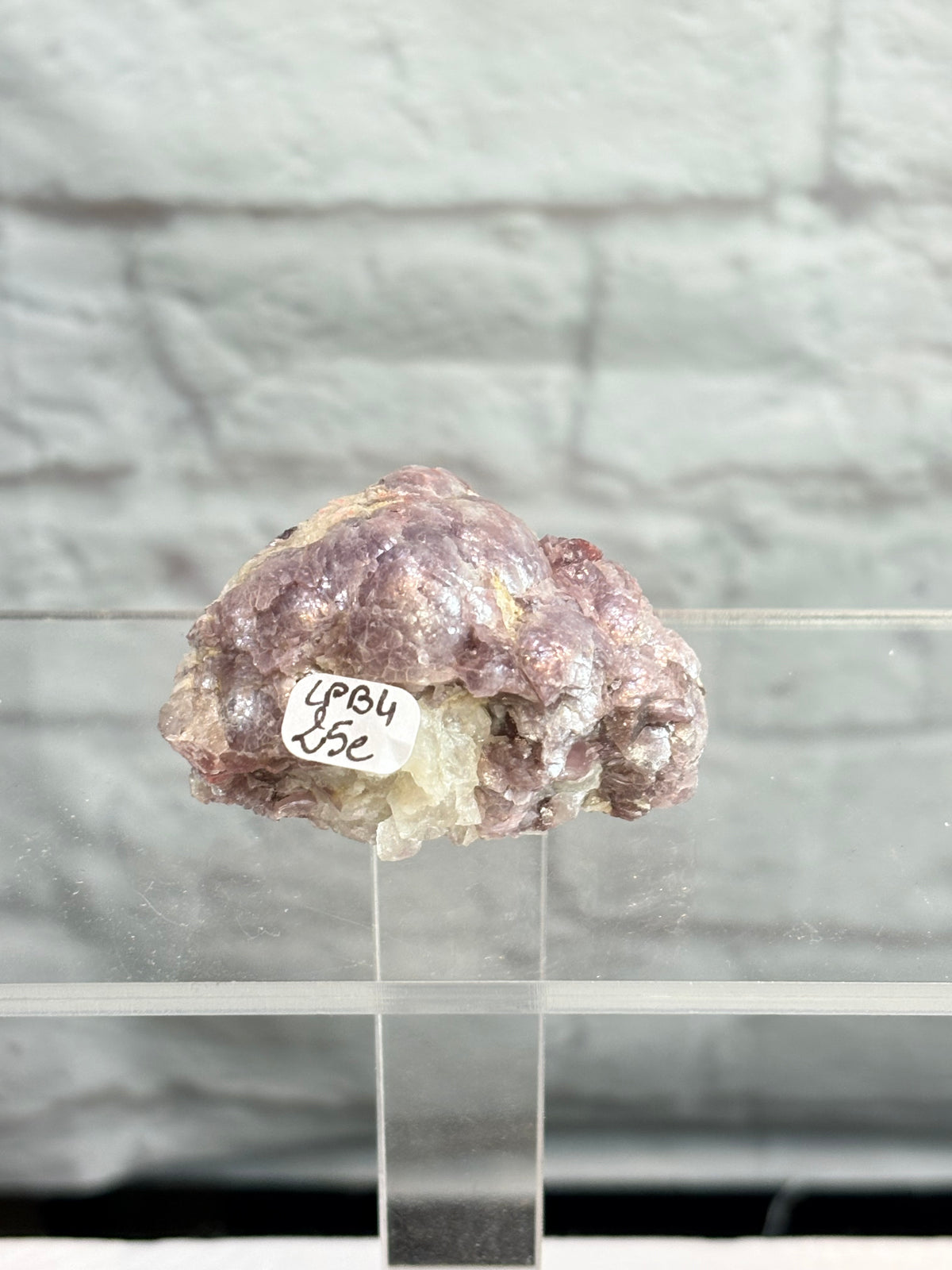 LPB4 - Lepidolite boltroïdale brute