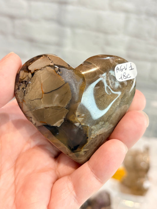 AGV1 - Coeur en agate volcanique