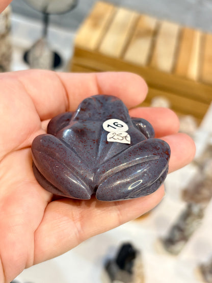 Grenouille en agate mousse violette