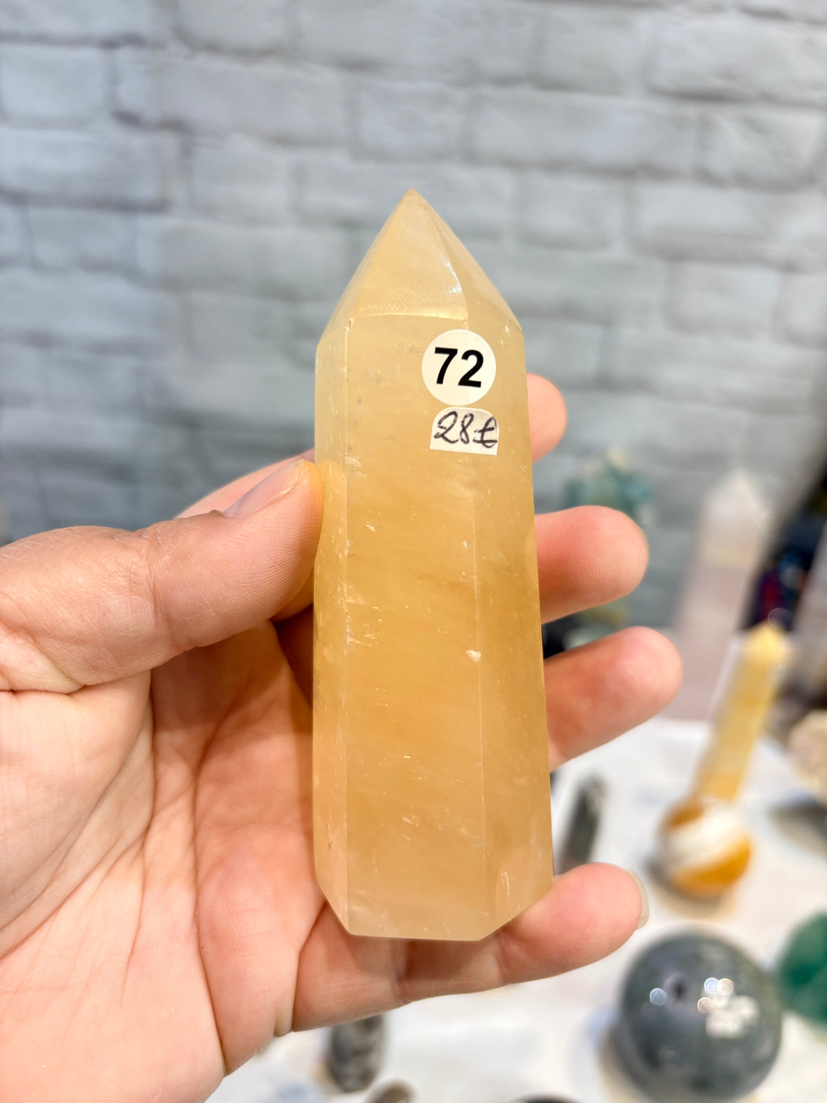Tour en calcite miel