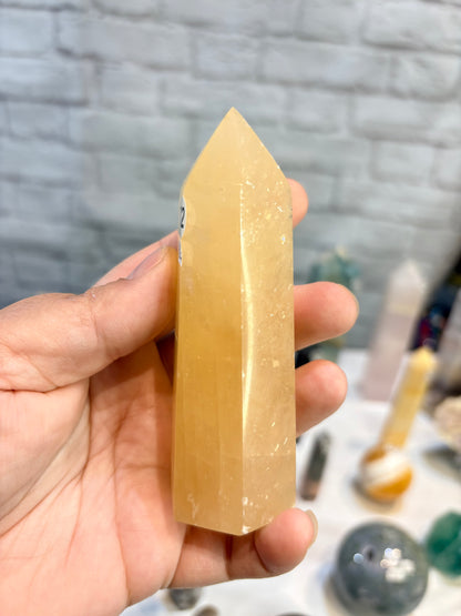 Tour en calcite miel