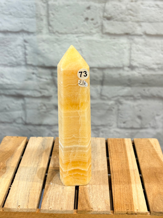 Tour en calcite orange