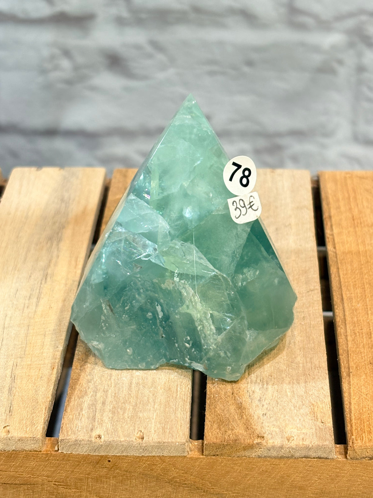 Pointe de fluorite verte semie-polie