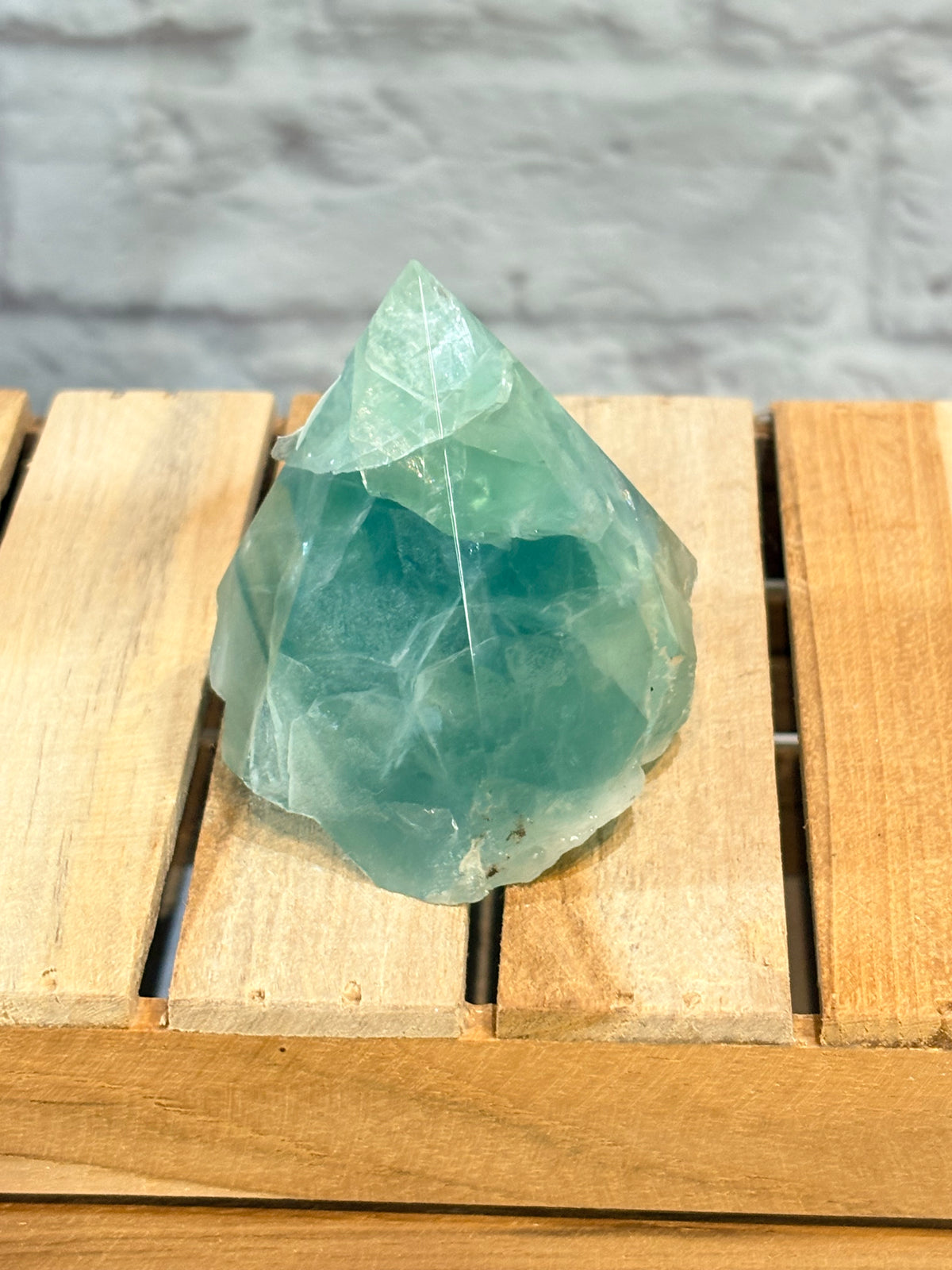 Pointe de fluorite verte semie-polie