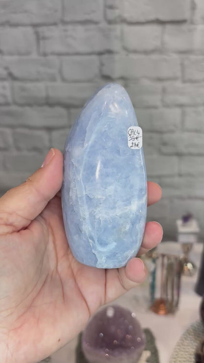CAL4 - Forme libre de calcite bleue polie
