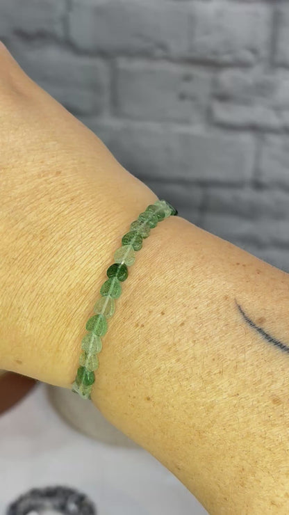 Bracelet en quartz fraise vert T.16/17