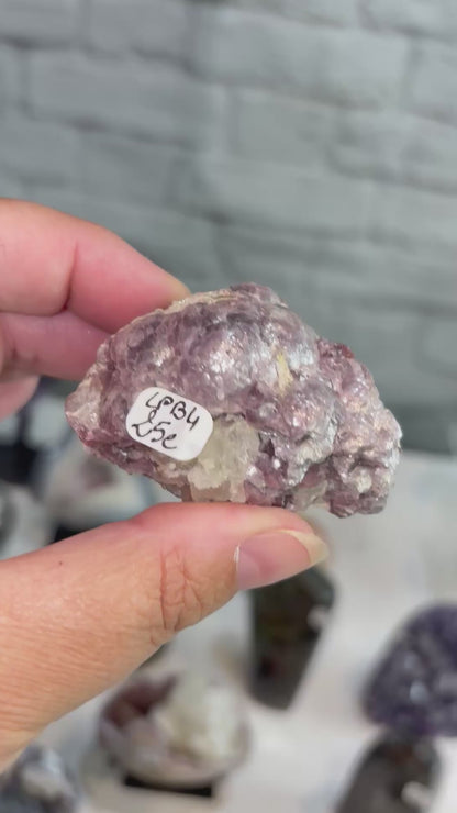 LPB4 - Lepidolite boltroïdale brute