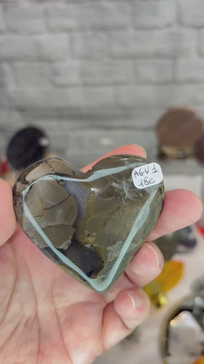 AGV1 - Coeur en agate volcanique