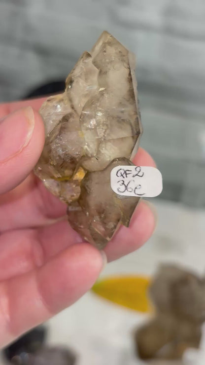QF2 - Specimen de quartz fumé brut